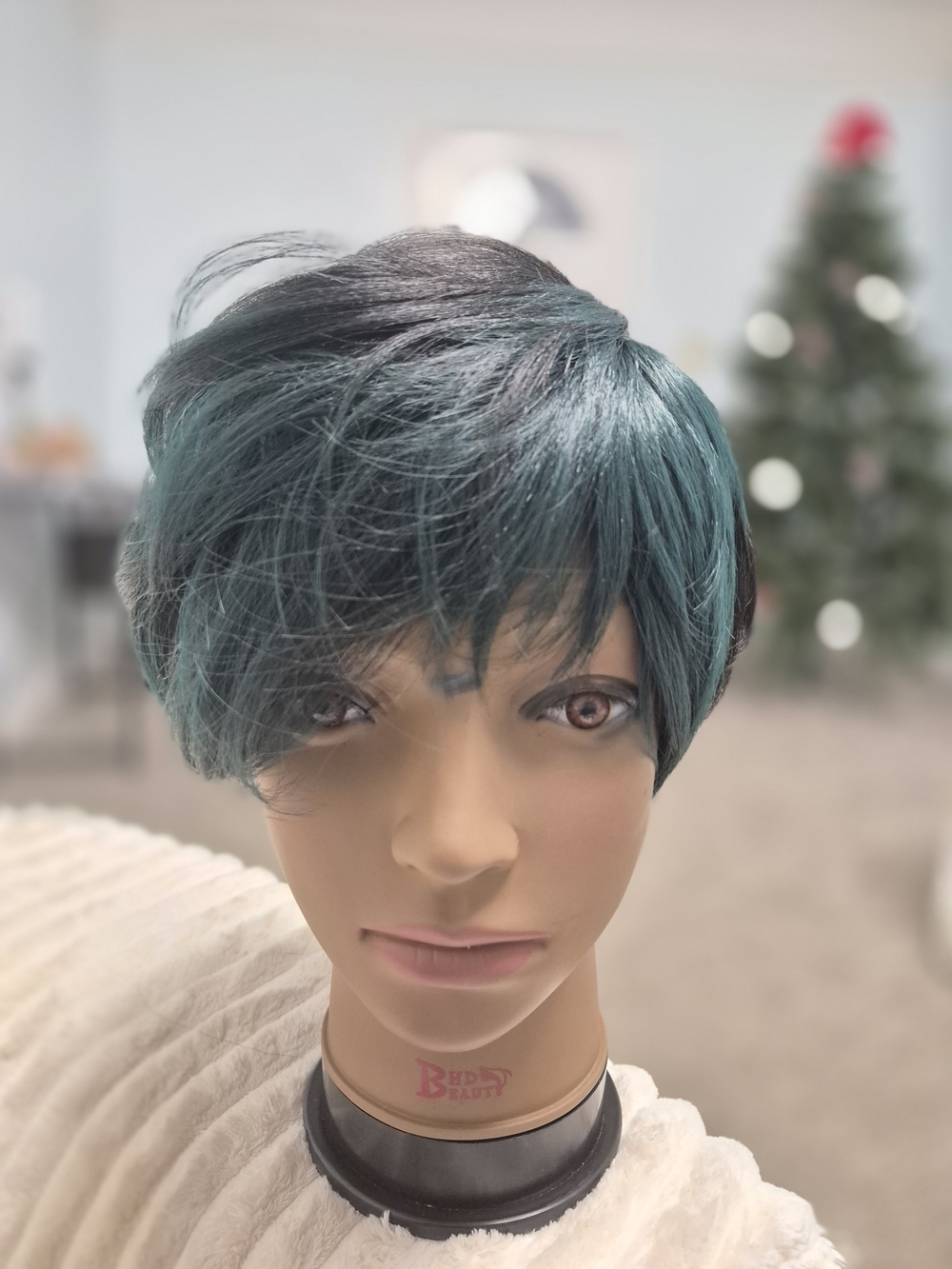 Shake-N-Go SNG Short Pixie Cut Wig